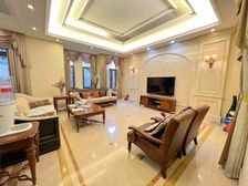 豪宅急卖,欧香小镇别墅 联排中户 5室2厅带电梯 朝南精装修