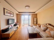 凤凰城 小高层电梯大三房 业主自住装修 诚心急售 价格可谈