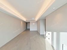 大悦澜庭 4室2厅2卫 精装修 290万元