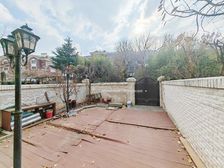 旅游路 小区中间位置 南侧华园 精装 急售 南北小院 露台