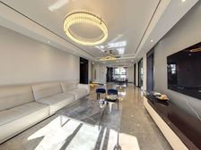 荷澜庭 3室2厅 128.32平 装修特别好 书包在