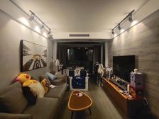 北滨路 融景城朗峰三房168万