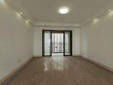 本房保养装修不错,位置中间安静,中间楼层,随时看房