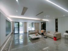 精装一楼带花园 带地下室 装修保持新