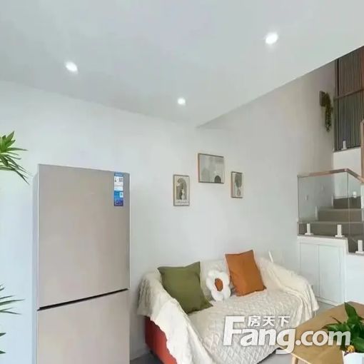 独门独户一室 2号线地铁口 华中科技大学 剑桥春天精装一室