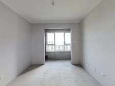 爱情缤纷里 101平3居 南北向中装修 方便看房