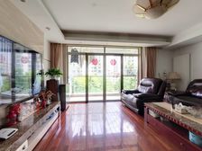 小区花园位置,采光视野无遮挡,两梯两户,满五税低,送产权车位