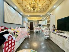 豪华设计 高楼层视野好 刚需三房 出行方便 房龄新