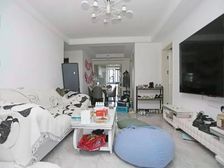 地铁口正三房,飞机户型 精装修所见即所得,看房随时欢迎咨询