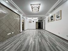 美兰湖地铁站,精装修三房,户型正气,房东诚心出售,价格好谈