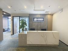 新区狮山商务中心 龙湖中心160平 带隔断家具拎包入住