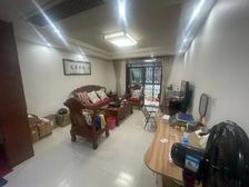 急售 送车位 刚需三房 医疗配套成熟 商业配套齐全 电梯房