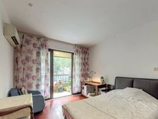 《中介费1个点》,带10平左右花园,环境优美,南北通透