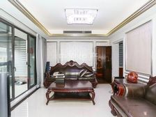 100平米露台 全新婚房装修 两个车位