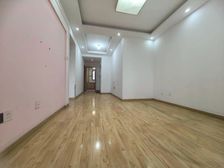 佘北家园瑞兰苑 3室2厅1卫 普通装修 145万元