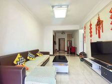 绿地玫瑰城 精装小三房 中间楼层 楼下就是艾溪湖三中和地铁