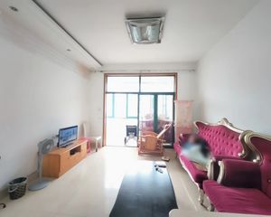 理想家园泉水湾 南北通透,采光好 装修好,环镜优美 近地铁 视野好,诚心出售