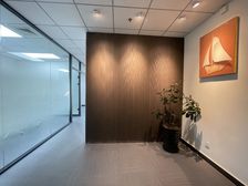 地铁850米!精装带家具140平!实地注册大落地窗!年前特价