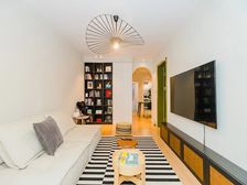 龙华会旁 地铁口 1梯2户 精装南北2房 房东花了大价格装修