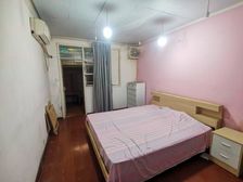 一楼带院子!个人代理,全权委托,看房请联系我,价格可谈!