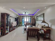 精装通透三房 12楼 全天太阳 此价格包含车位 看房方便