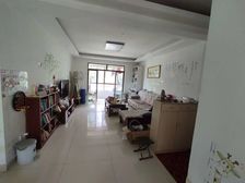 电梯洋房 总高11层 南北通透三房 此价带车位 看房方便