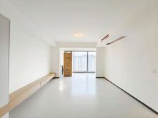 精装可拎包入住 朝南 交通便捷 有电梯 购物方便