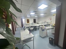 物业直租 4号线人民大学站数码大厦 培训遗留装修 随时看房