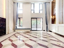 东面端头别墅上下六层带电梯,原价3600万 随时看房