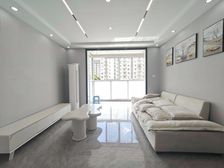 精装修大门口地段好!满五 南北通欢迎咨询