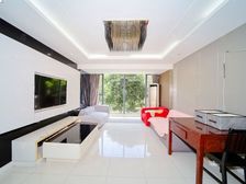 业主出国急售!三期电梯飞机户型三房!附送小露台!