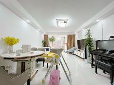 急售 全新精装修的2房,带60平大院子