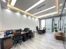 UCC写字楼115平 户型很好 家私齐全 直接可办公 省事