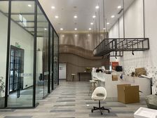 东五环 传媒公司办公影棚一体遗留 挑高10米 随时看房