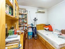 金杨模范小区 满五税少 花园位置 楼层好 户型好 紧邻地铁