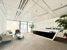 恒隆广场 地铁口 地标建筑 高区60层 豪华装修 西南朝向