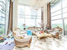 滨江金色海岸,客厅7米挑空,大阳台一线江景,保养很好带双车位