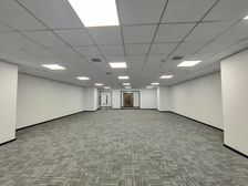 滨湖区 广电大厦 面积可选 带隔断精装修 交通方便 好停车