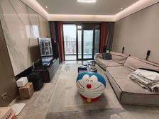 这套好,三房的价格买四房,精装修拎包入住,人车分流