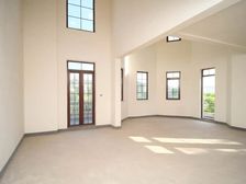 靠公园,视野好安静。独栋别墅,地下室全采光