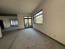 东方庭院 3室3厅4卫 毛坯 1200万元