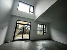 红房子旁 金地水悦堂(别墅) 次新房 全明户型 停车方便