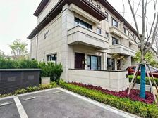 中骏御景台 3室2厅2卫 简单装修 700万元