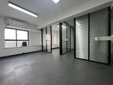 出地铁就到,低价位高配置,朝南房型方正,随时能看房,无费用