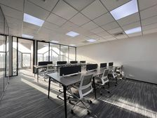 限时特价丨拎包办公丨3间隔断丨全落地窗丨拎包办公丨电梯口