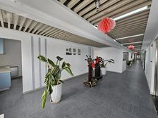 友谊西路整层!(豪华装修超高性价比)朝南户型!拎包入住!现房