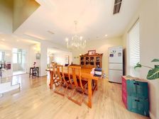 春天花园 看河景 看公园 顶跃大花园 满五年 看房随时