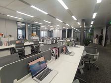 人民广场中心,精装修家具,地铁口,来福士,明天广场旁!拎包办