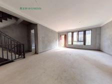 西端户独门独户下叠,院子180平,地下2层三百平。