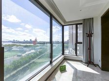 急小区新出前排江景三房,滨江核心C位,此价格含地下产权车位